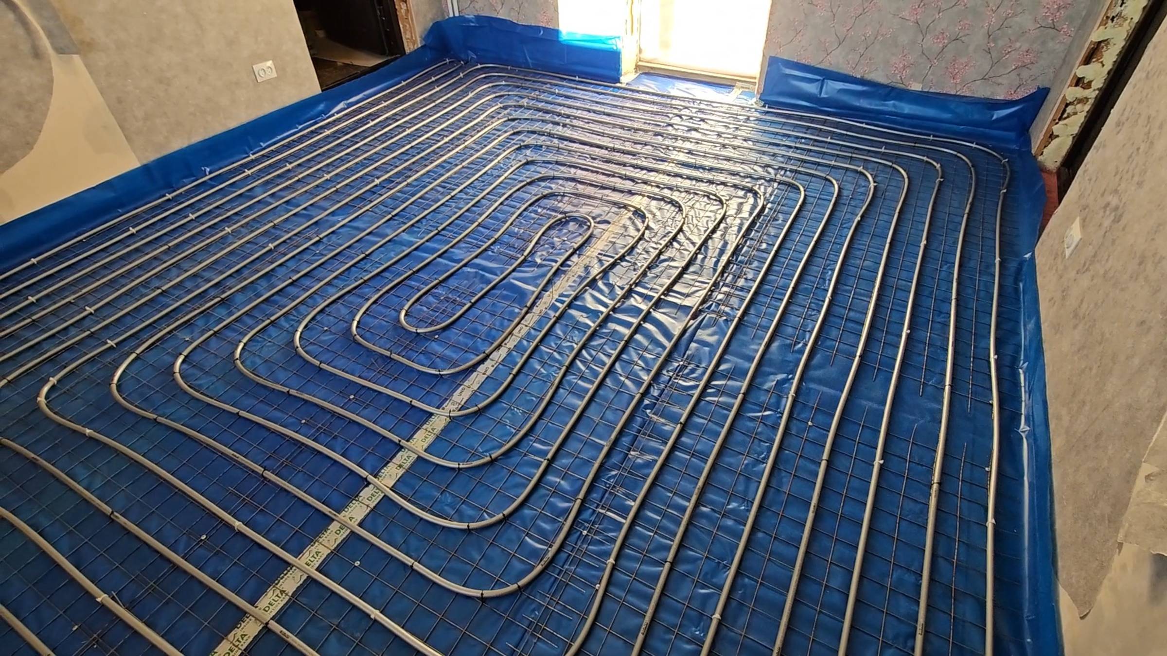 Теплый пол по деревянным лагам.