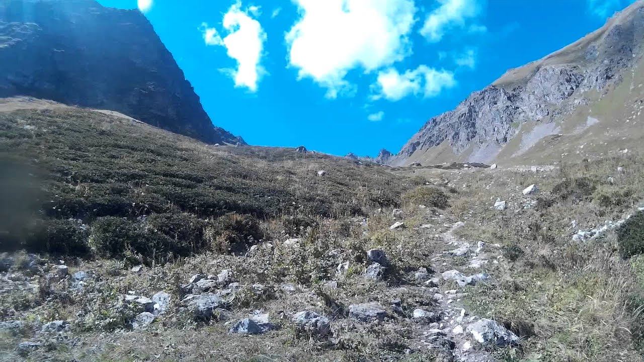 Чуть выше водопада при подъеме на Софийские озера