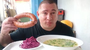 мукбанг/обжорыч/суп с домашней лапшой,салат свекольный, краковская колбаса/еданакамеру/