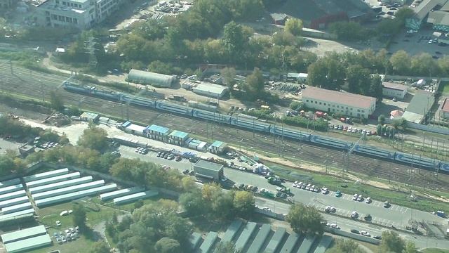 Съёмка с высоты 337 метров. ЭП2К по СМЕ (ТЧЭ-8) с поездом "Аврора" № 741У Санкт-Петербург - Москва. смотреть онлайн