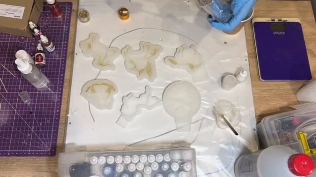 Волшебство на ёлку: Игрушка-Конь из смолы для Года Огненной Лошади! ❄️🔥