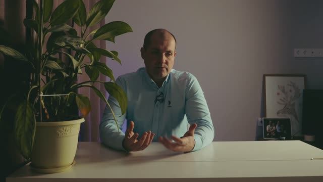 Книгу, которую надо прочесть каждому кто хочет чего-то добиться в этой жизни. смотреть онлайн
