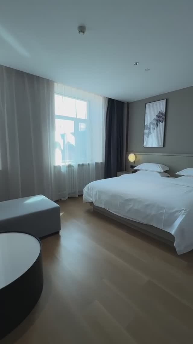 Видеообзор гостиницы Лаванда, г ХэйХэ, номер Люкс