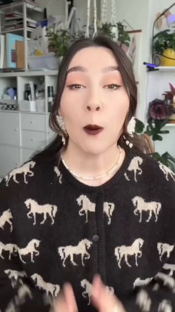 👩🏻🎨 Встречайте новый выпуск рубрики «Бесполезные знания для художника» смотреть онлайн