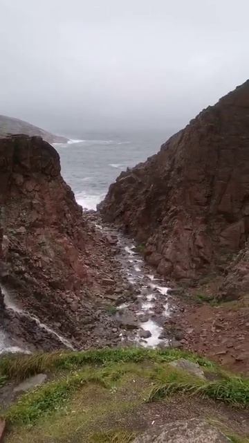 В Териберке водопад #горный ландшафт Териберки #путешествие в Заполярье #мурманская область.