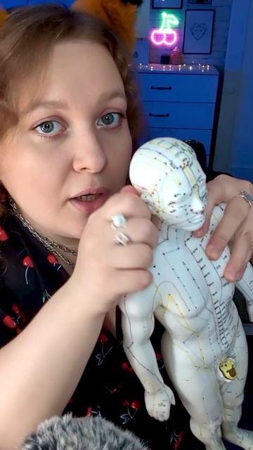 АСМР Массаж пластиковому мужику для акупунктуры 💆♂️ ASMR massage plastic man for acupuncture #асм смотреть онлайн