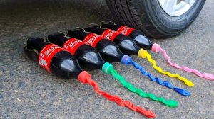 Машина давит предметы колесом! Эксперименты с колесом! Давим бутылки с Coca Cola! Залипалка ASMR