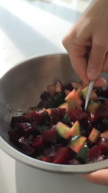 Свекольный салат🥗 смотреть онлайн