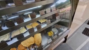 Ришикеш. Ашрамная столовая с вкусной едой. Идём в Пармат Никетан. Всё знакомо и любимо до слёз...