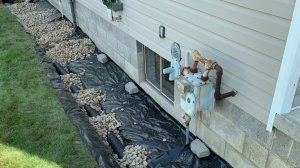 Монтаж отмостки и дренажа вокруг дома