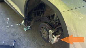 Замена передних тормозных колодок и тормозных дисков на Lexus RX350 RX200t RX300  4G  2015-2022