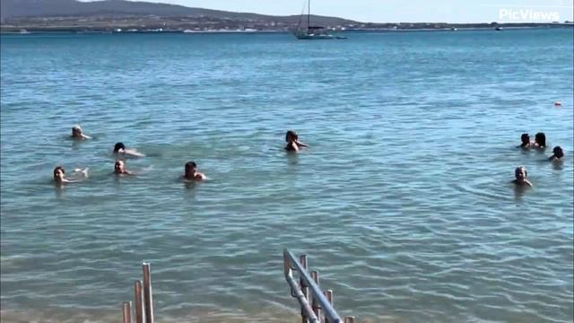 Геленджик пляж Дельфин сегодня 17 сентября 2025. Какая погода в Геленджике сейчас. Море и какой пляж смотреть онлайн