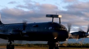 Противолодочный самолет Ил-38. Учебное бомбометание.