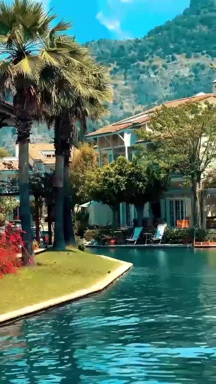 Гёчек - это уютный городок на побережье Муглы, идеальное место для морских прогулок. Здесь можно ... смотреть онлайн