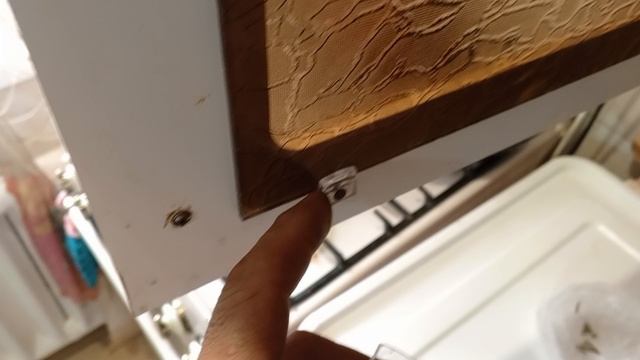 ПОЧЕМУ БЬЮТСЯ СТЁКЛА В ДВЕРКАХ КУХОННЫХ ШКАФЧИКОВ смотреть онлайн