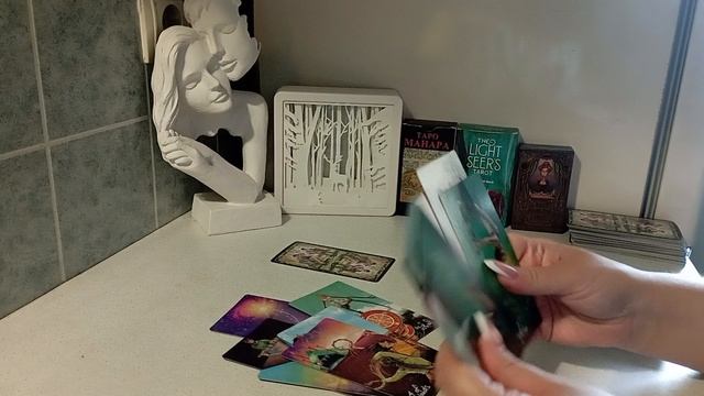 ТАРО / МЫСЛИ ЧУВСТВА ДЕЙСТВИЯ / расклад на 2 варианта 🔆🔅 #таро #гадания смотреть онлайн