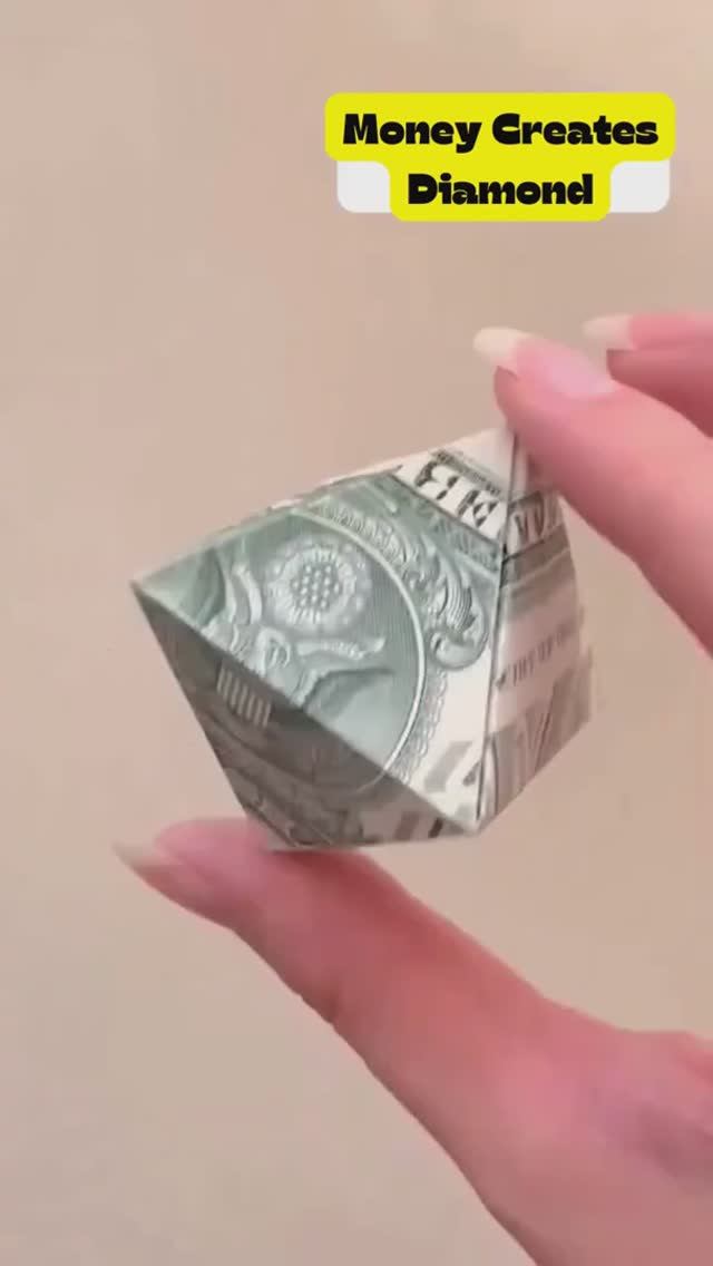 Фигура из долларовой купюры