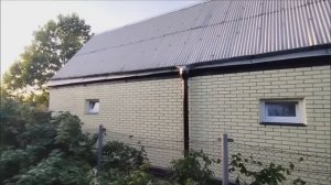 Бюджетный вариант отделки фасада частного дома под кирпич