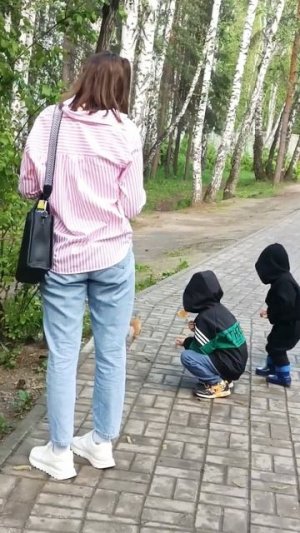 Белочка в парке. 22 мая 2025. Челябинск.