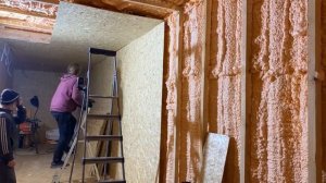 Отделка морского контейнера внутри.