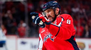 Легендарному российскому хоккеисту Александру Овечкину исполнилось 40 лет