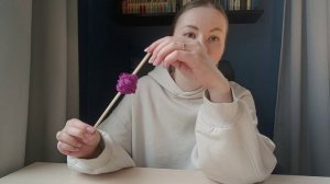 Два вращения земли: вокруг своей оси и вокруг Солнца.