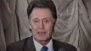 Марк Сергеев читает стихотворение «Синица»