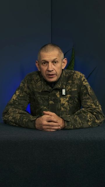 Для тех, кто хочет быть у кормушки переобуться в воздухе проще простого. смотреть онлайн