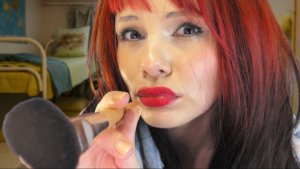 АСМР МАКИЯЖ ОТ ТОКСИК КОМЕНДЫ В ОБЩАГЕ 💋💄