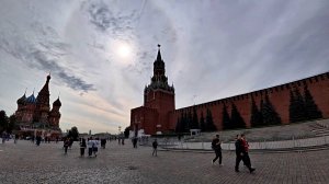 Москва. В кадре: Красная площадь. Кремль. Собор Василия Блаженного.