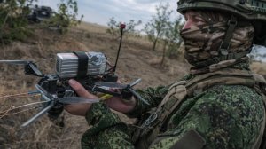 FPV-дроны уничтожили блиндаж с боевиками ВСУ. Лучшее видео из зоны СВО