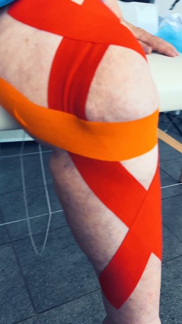 Тейпирование колена для уменьшения боли при артрозе #АВАР #Тейп #RTBalance #Боль #артроз #колено смотреть онлайн