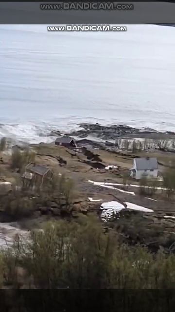 Мечтали о домике у моря Суша уходит в море как в фильме катастрофа смотреть онлайн