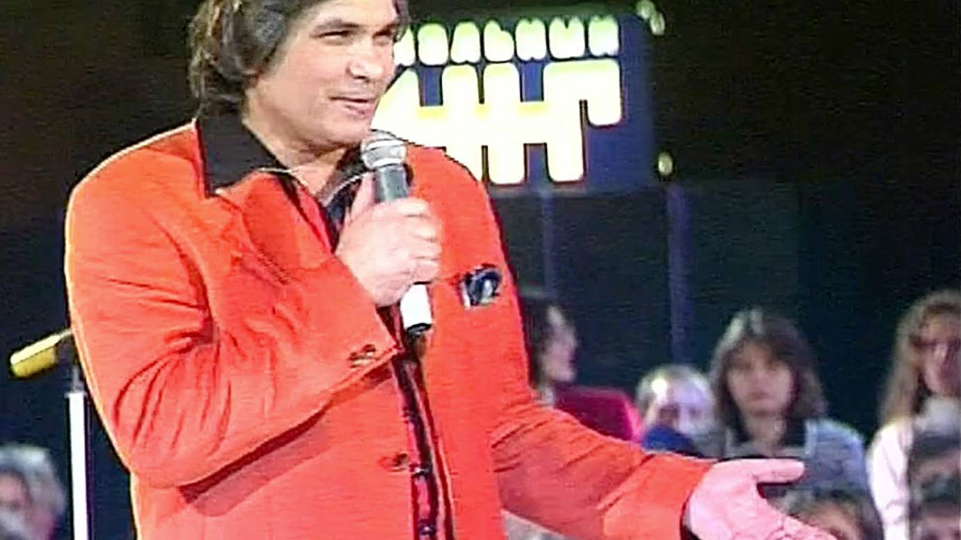 "Почему есть конфеты НА-НА, туалетная вода и колбаса НА-НА, а у ИНТЕГРАЛА ничего этого не было?" смотреть онлайн