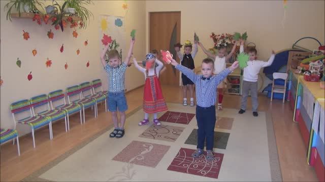 Листик листопад. Танец с листочками. смотреть онлайн