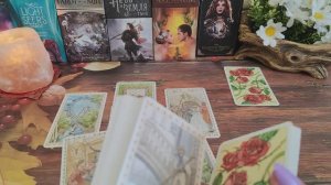 Сожалеет ли он о том что завершил отношения🤔💫🔮 Расклад по вариантам