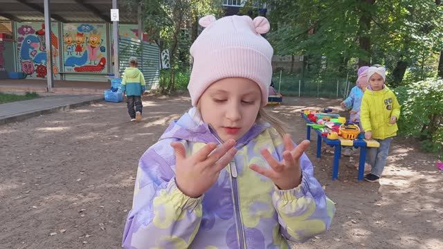 Пальчиковая игра. Зарина смотреть онлайн