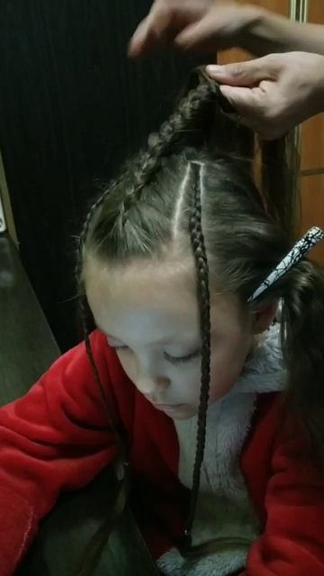 Очень милая причёска. смотреть онлайн