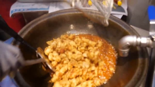Сладко и остро! Корейская жареная курица _ Дакканчжон - Корейская кухня [ASMR] смотреть онлайн