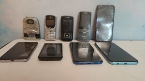Моя Коллекция Телефонов: Обзор от Старых Моделей до Смартфонов
