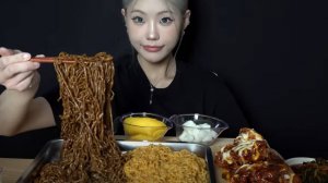 🔥🍲 Мукбанг и Mukbang : ИДЕАЛЬНОЕ СОЧЕТАНИЕ ВКУСОВ! Курица, лапша, пикантное кимчи | ASMR