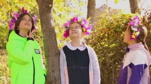 🌳 Песня «У моей России длинные косички» — детский фольклорный ансамбль