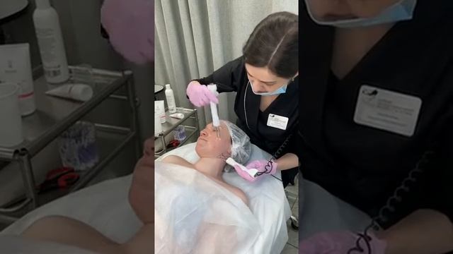 Сочетанные процедуры в косметологии. Микротоковая терапия и фонофорез смотреть онлайн