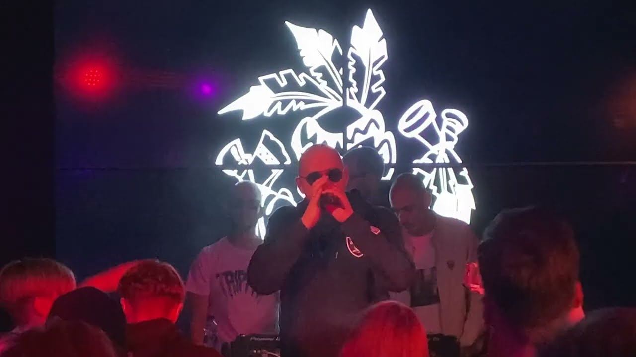 Артем Тото - Концерт в Екатеринбурге \ Live Живой звук смотреть онлайн