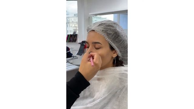 Контуринг А-ля Ким Кардашян смотреть онлайн