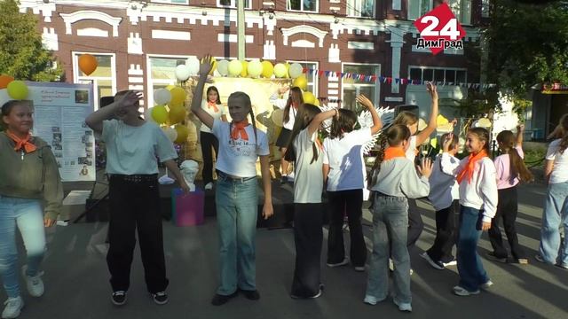 «Дарим крылья» смотреть онлайн