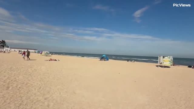 Голубицкая Азовское море Центральный пляж сегодня 18 сентября 2025. Погода в Голубицкой сейчас смотреть онлайн