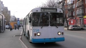 "Ветеран". Троллейбус Екатеринбурга ЗиУ-682В [В00] борт. №356 маршрут №8 на остановке "Победы"
