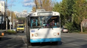 Троллейбус Екатеринбурга ЗиУ-682В [В00] борт. №466 маршрут №33 на остановке "Красных Командиров"