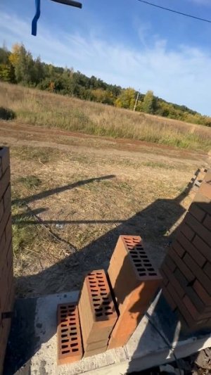 Столбы для забора своими руками. Все этапы: кладка, лаги, проводка под свет и домофон.